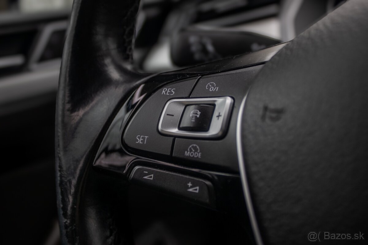 Volkswagen Passat Variant 2.0 TDI BMT Highline DSG - 13