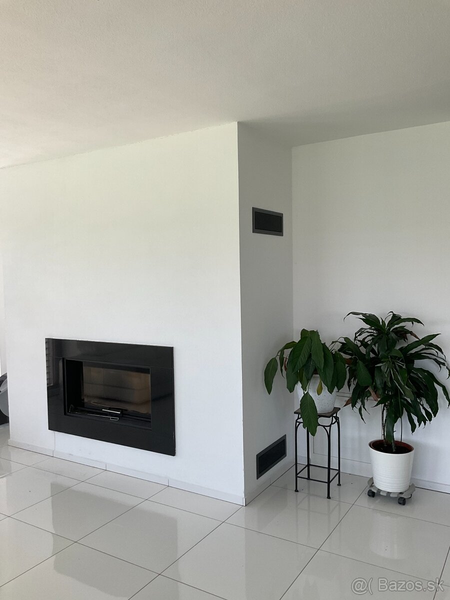 VRÁBLE - rodinný dom s pozemkom 2000 m2 - 13