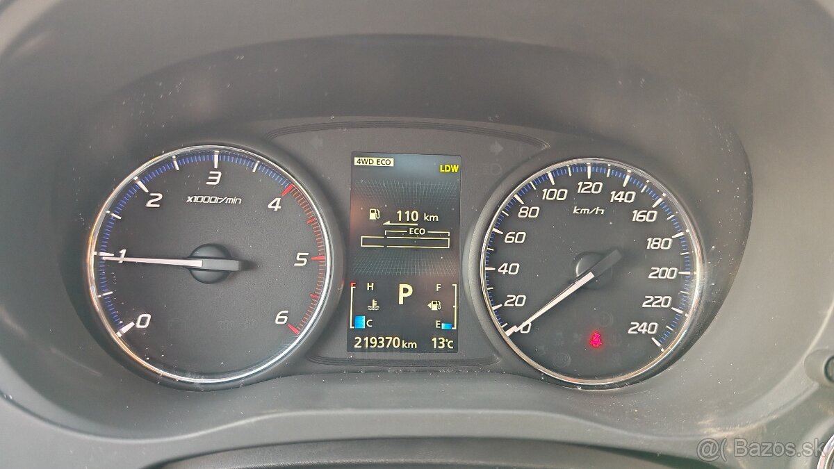 Mitsubishi Outlander - 13
