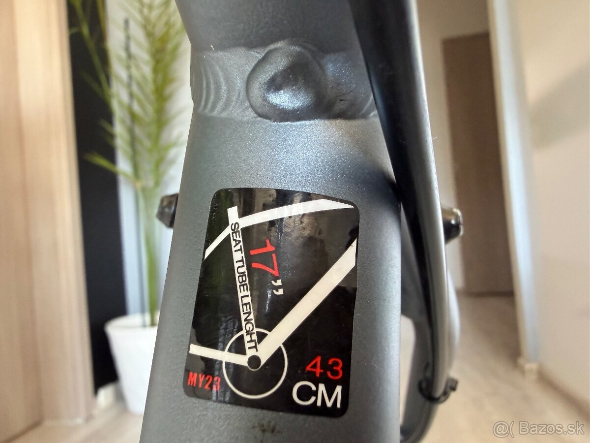 Genesis Impact Pro 17” 43cm rám M pre osoby 170-185cm - 13