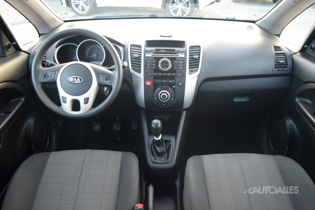 Kia Venga 1,4 i 66 kW - 13