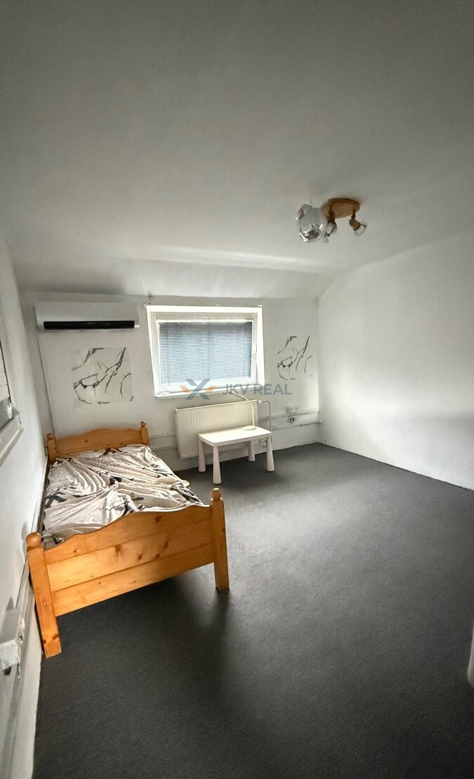 Priestranný 4-izbový apartmán / kancelárske priestory s park – foto 8