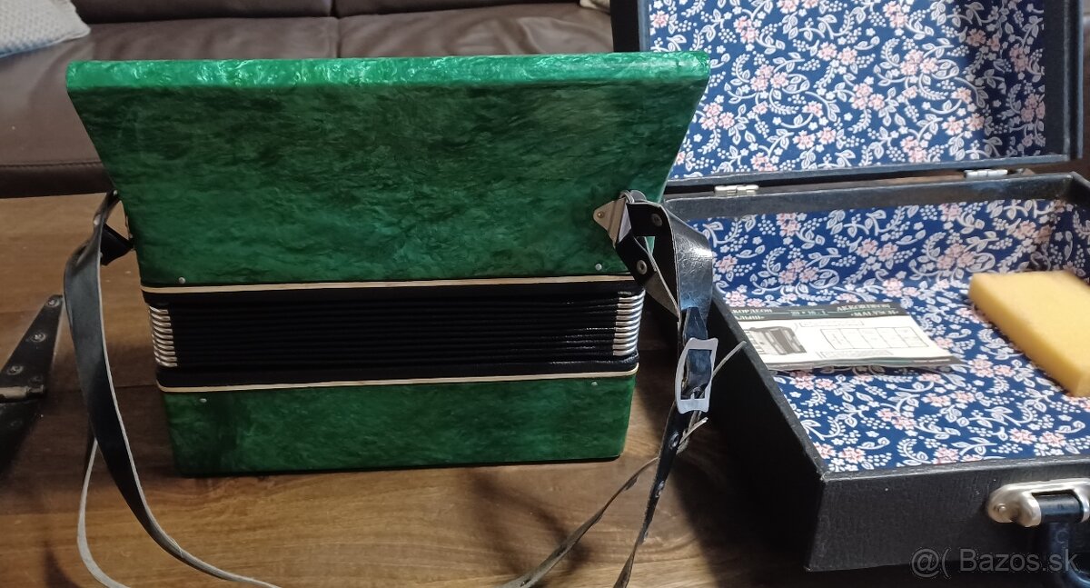 Starý akordeón, harmonika top stav. - 13