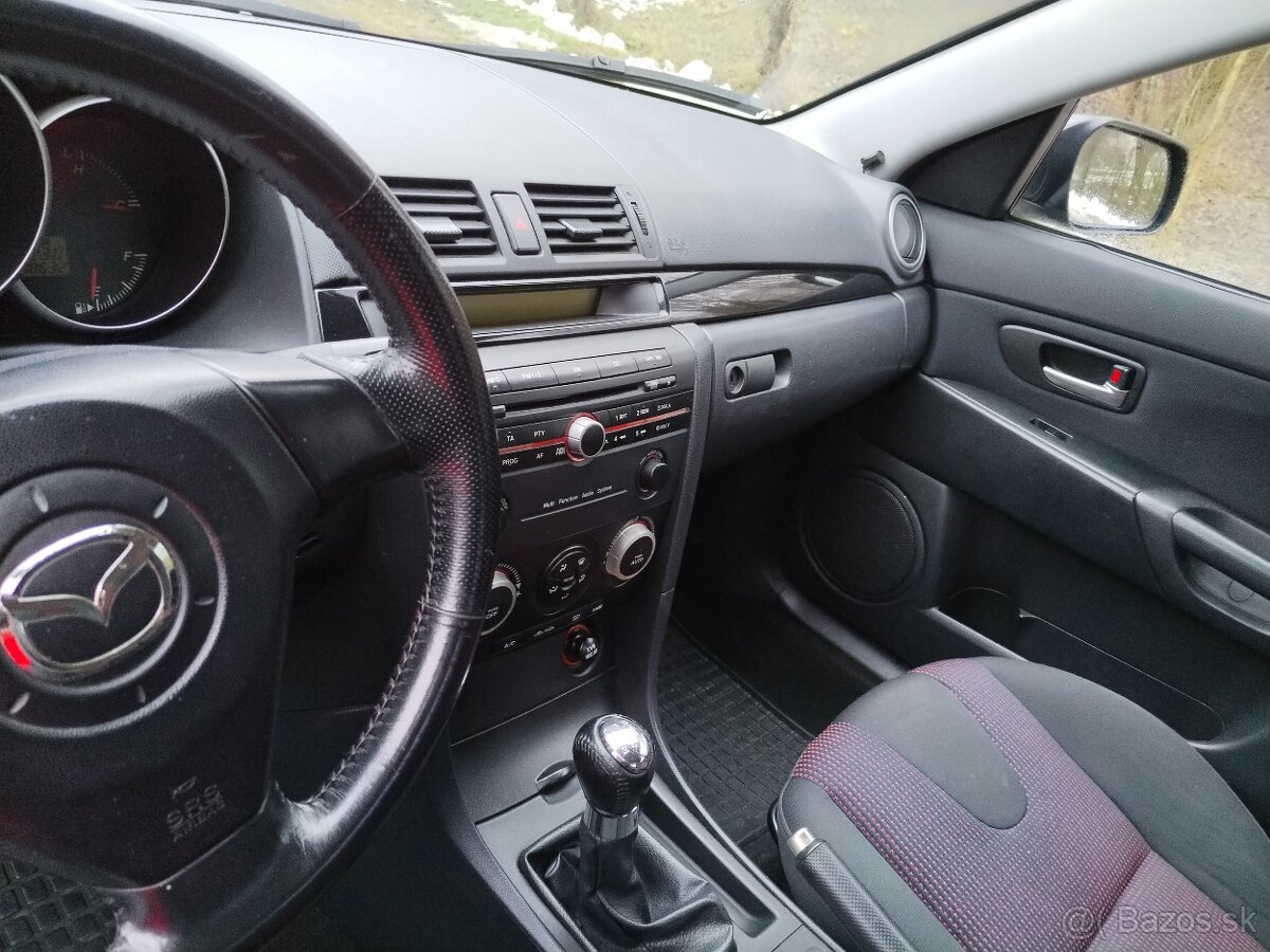 Mazda 3, 1.6 benzín, sedan - 13