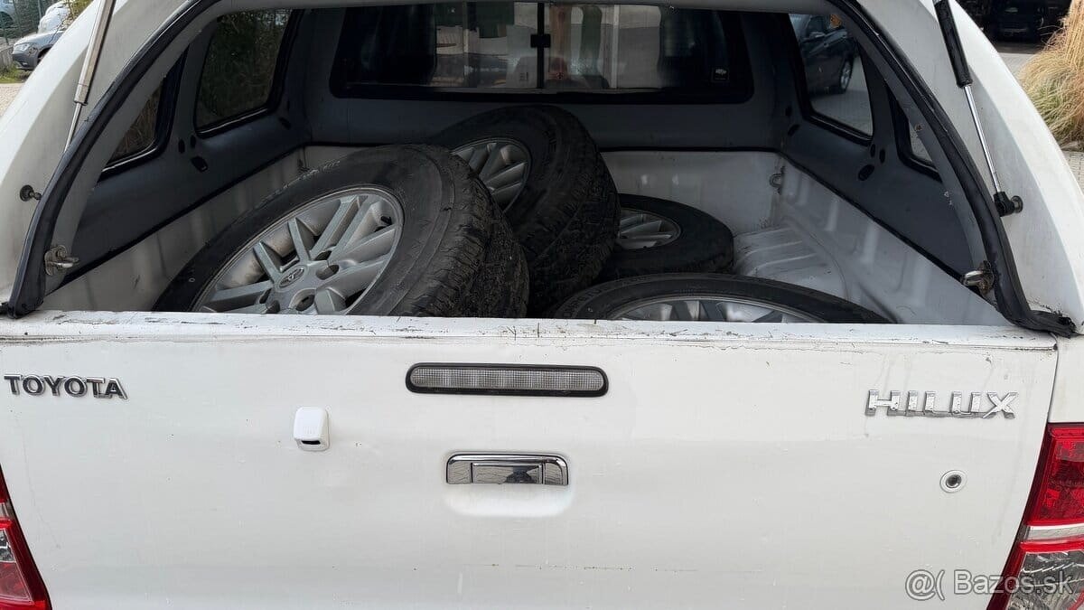 TOYOTA HILUX 3.0 D-4D - 13
