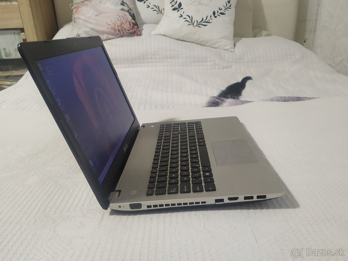Asus. Intel i7. SSD 256 GB. 16GB.nVidia 8GB. Nová baterka. - 13