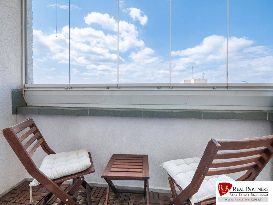 REB.sk ponúka na predaj veľký 2izb. byt na začiatku Vajnorsk - 13