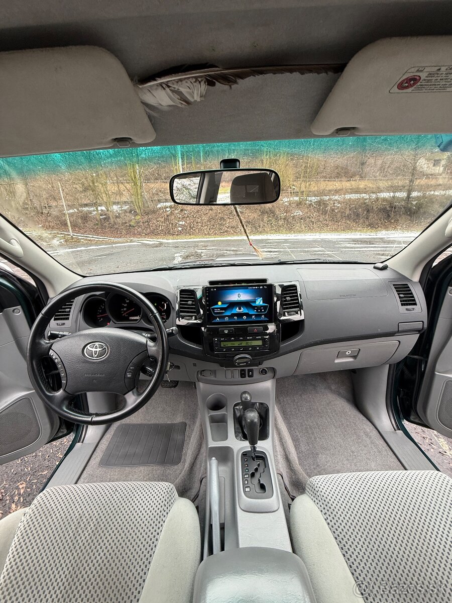 Toyota Hilux 3.0 - 13