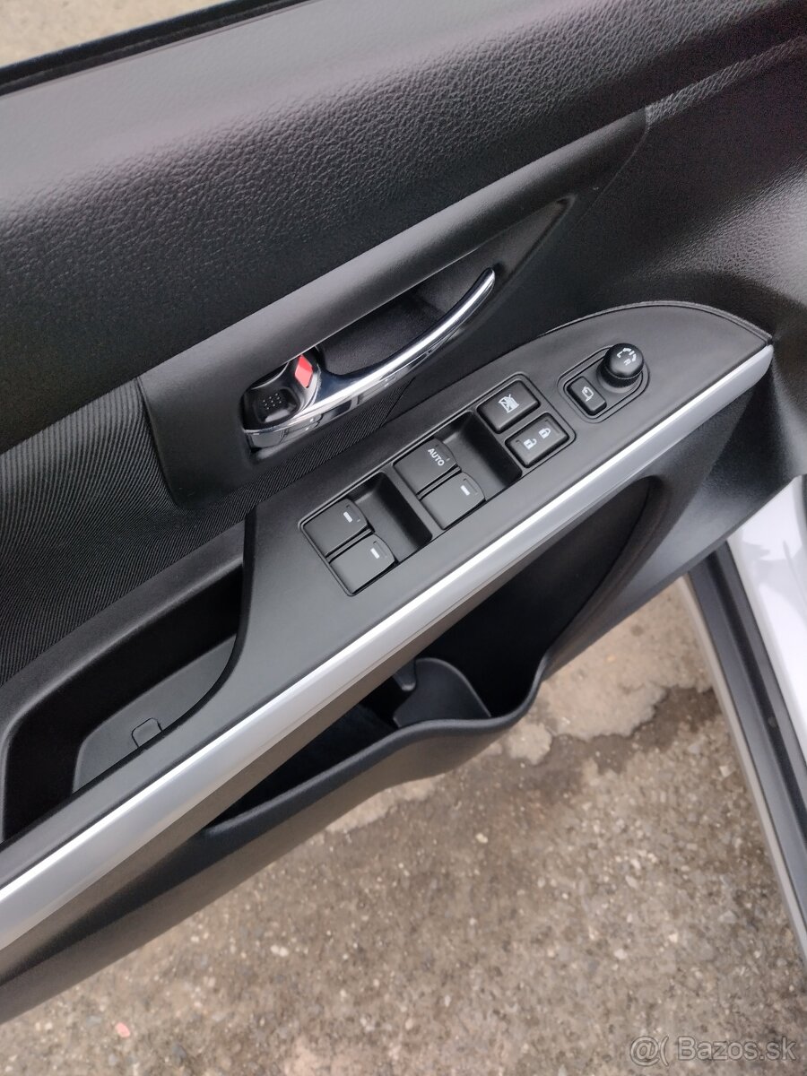 Predám Suzuki SX4 S Cross 1.4 benzin 103kw, 24000 km - 13