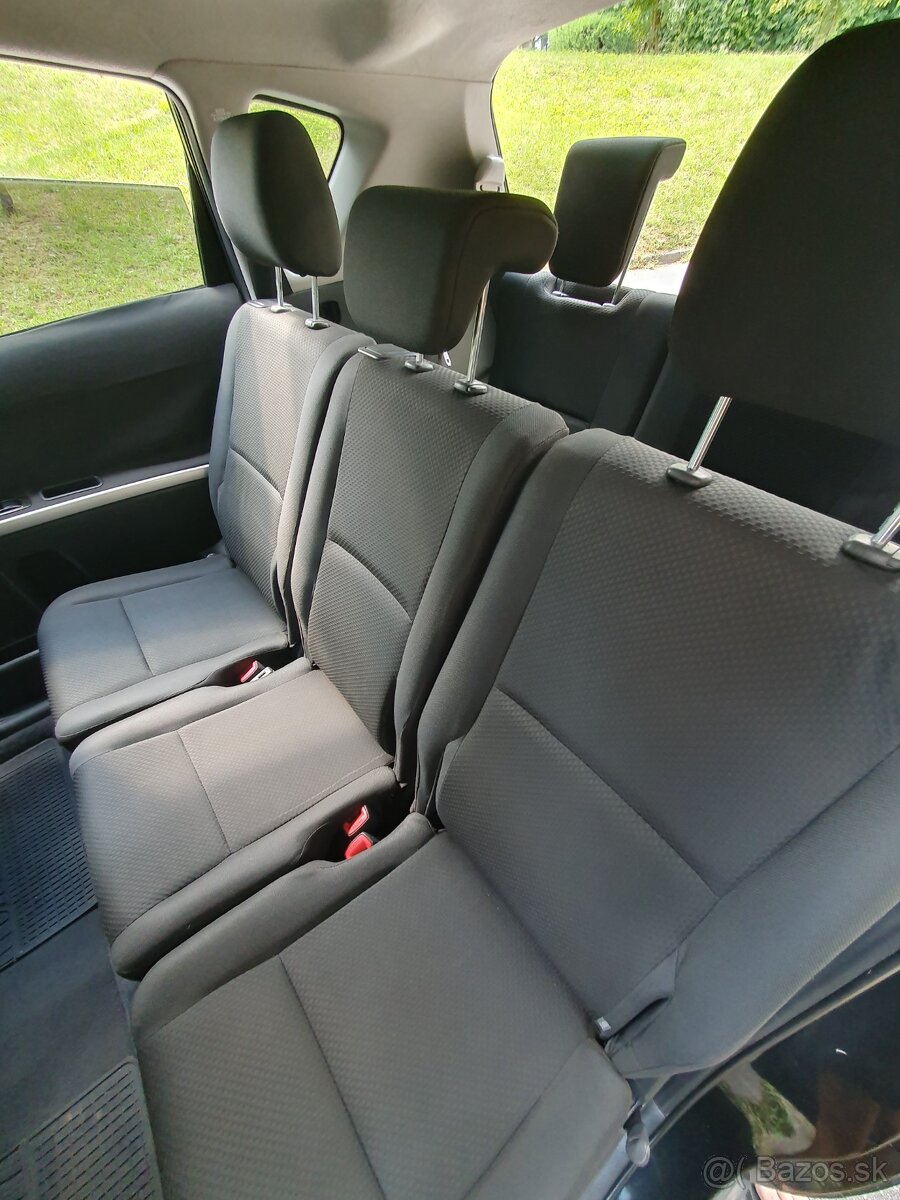 Toyota Corolla Verso 2.2 D-4D, 100 kW, 7-miestne - 13