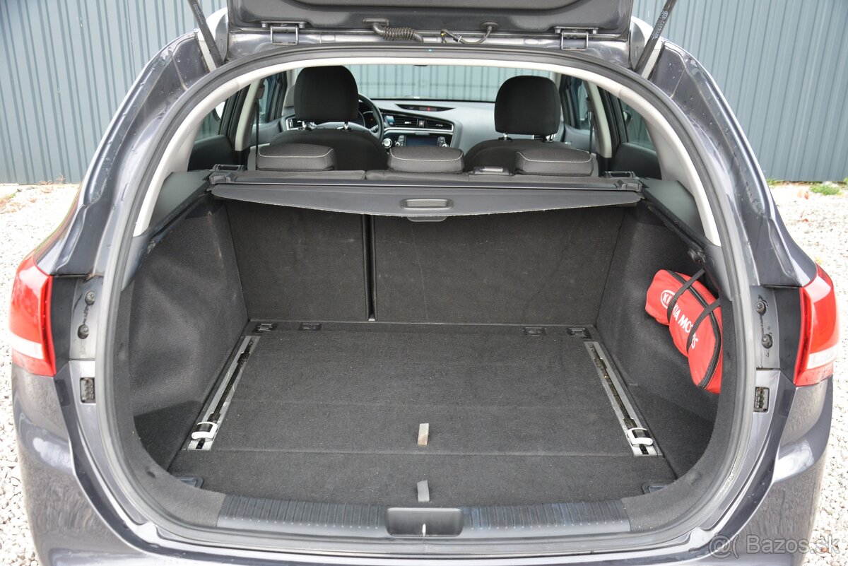 KIA Ceed 1.60 CRDi, Platinum, Automat, Xenon, TOP stav - 13