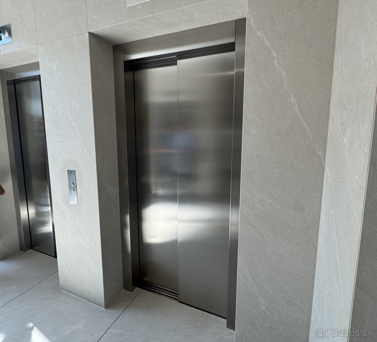 Prenájom samostatného kancelárskeho traktu 620 m² pri nábrež - 13