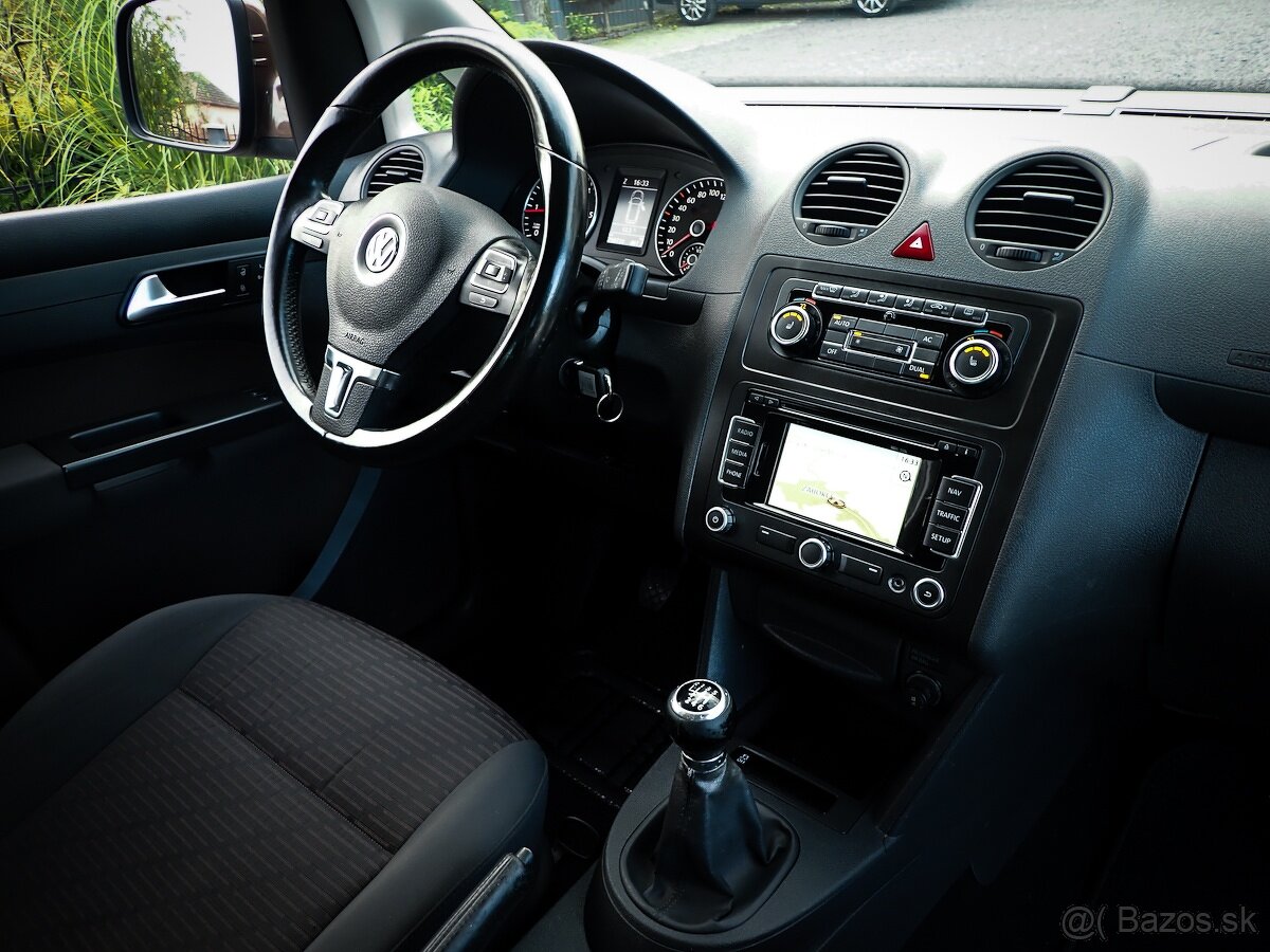 VOLKSWAGEN CADDY 2.0TDI 4x4 - 5MIEST - NAVI- VYHREV -ŤAŽNE - 13