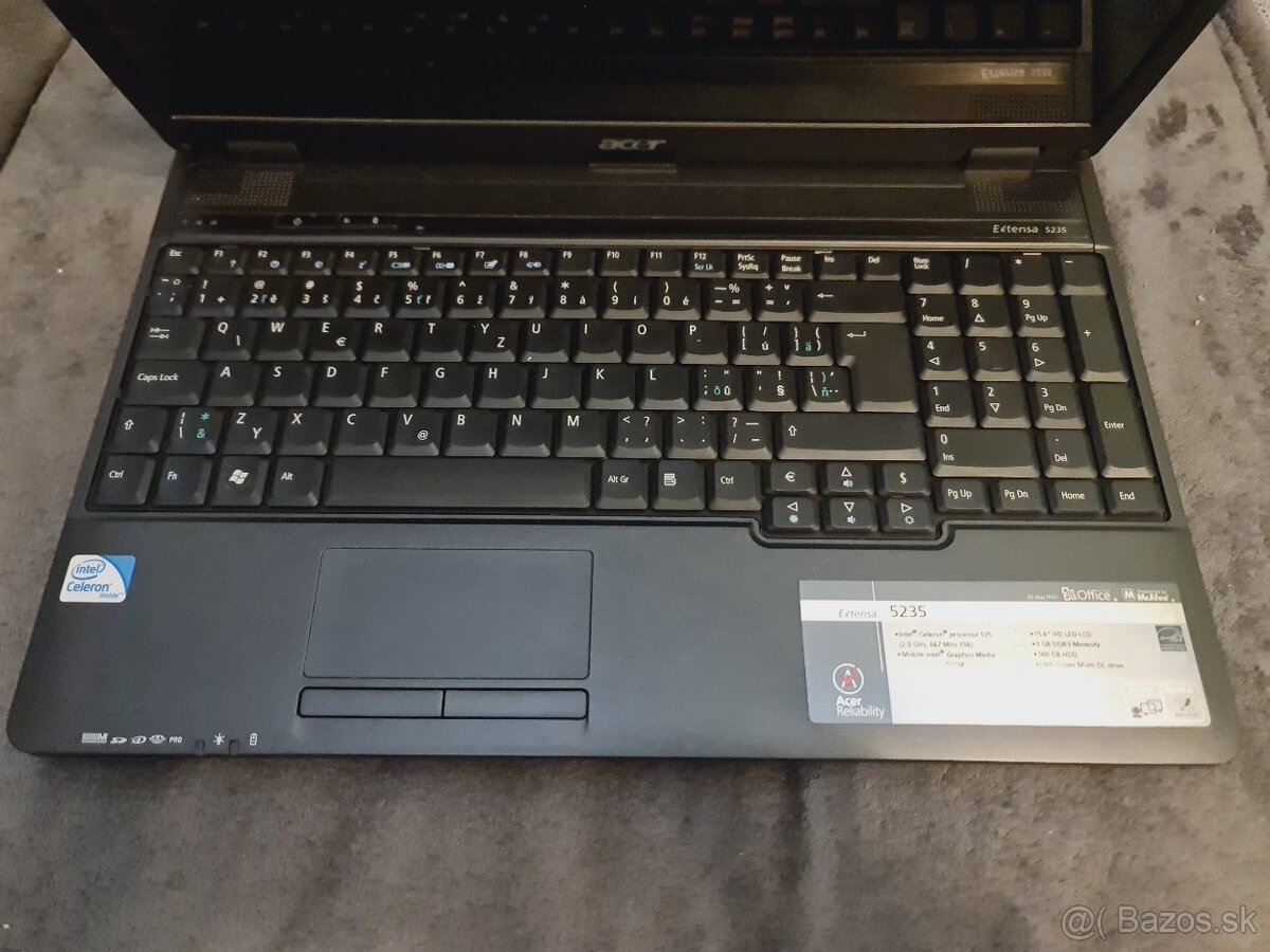 Acer Aspire 5250 a Acer Extensa 5235 - 13