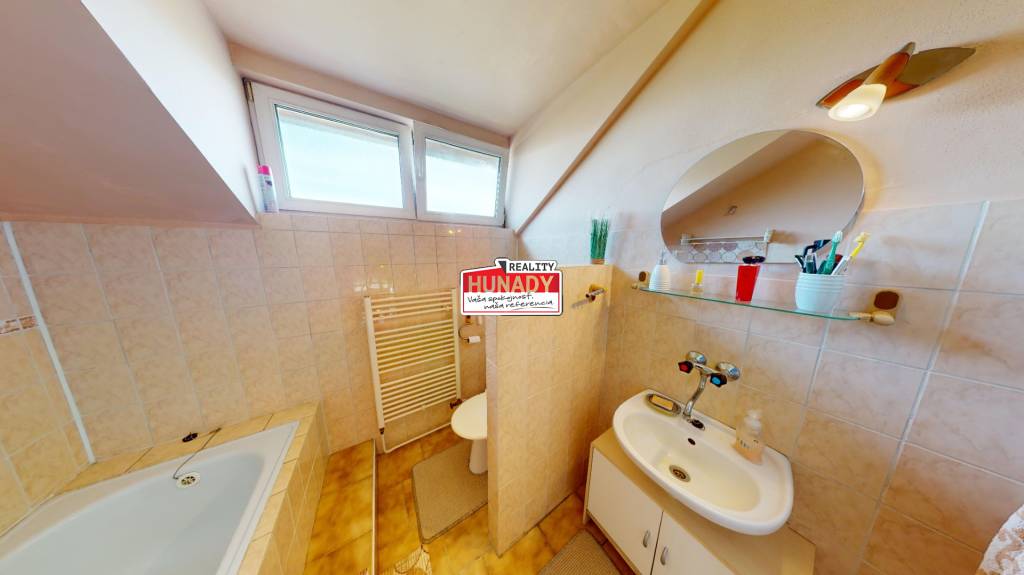 (211 m²) RODINNÝ DOM V CENTRE MESTA - 13