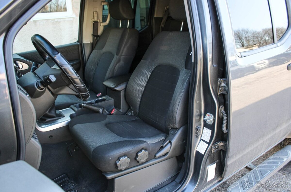 Nissan Navara DoubleCab 2.5 dCi - 13