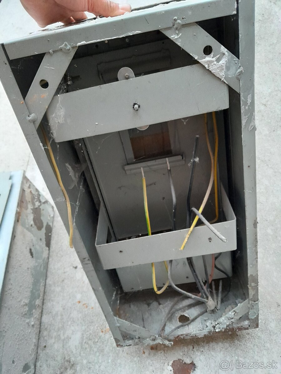 Predám rozvodné skrine - 13