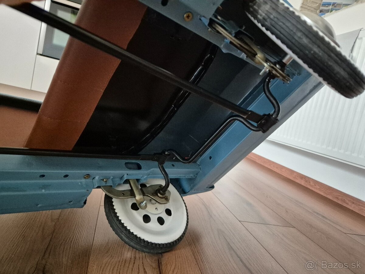 Šlapacie autíčko moskvič - 13