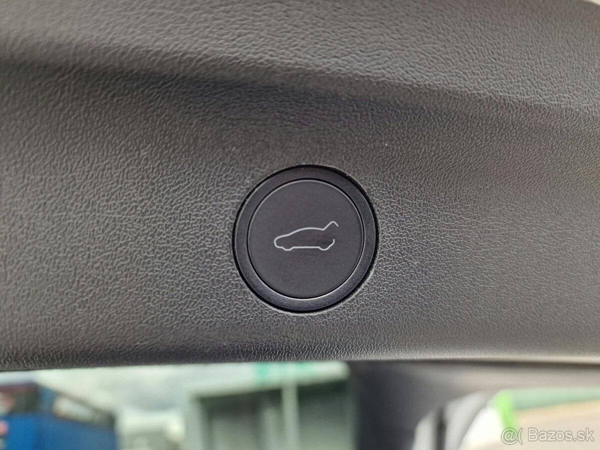 Tesla Model Y Long Range Dual Motor - 13
