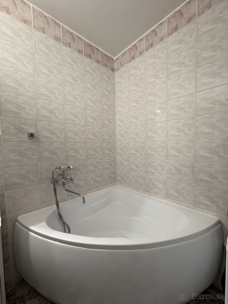 PRENÁJOM 2-izbový byt pri centre mesta s Parkovaním. - 13