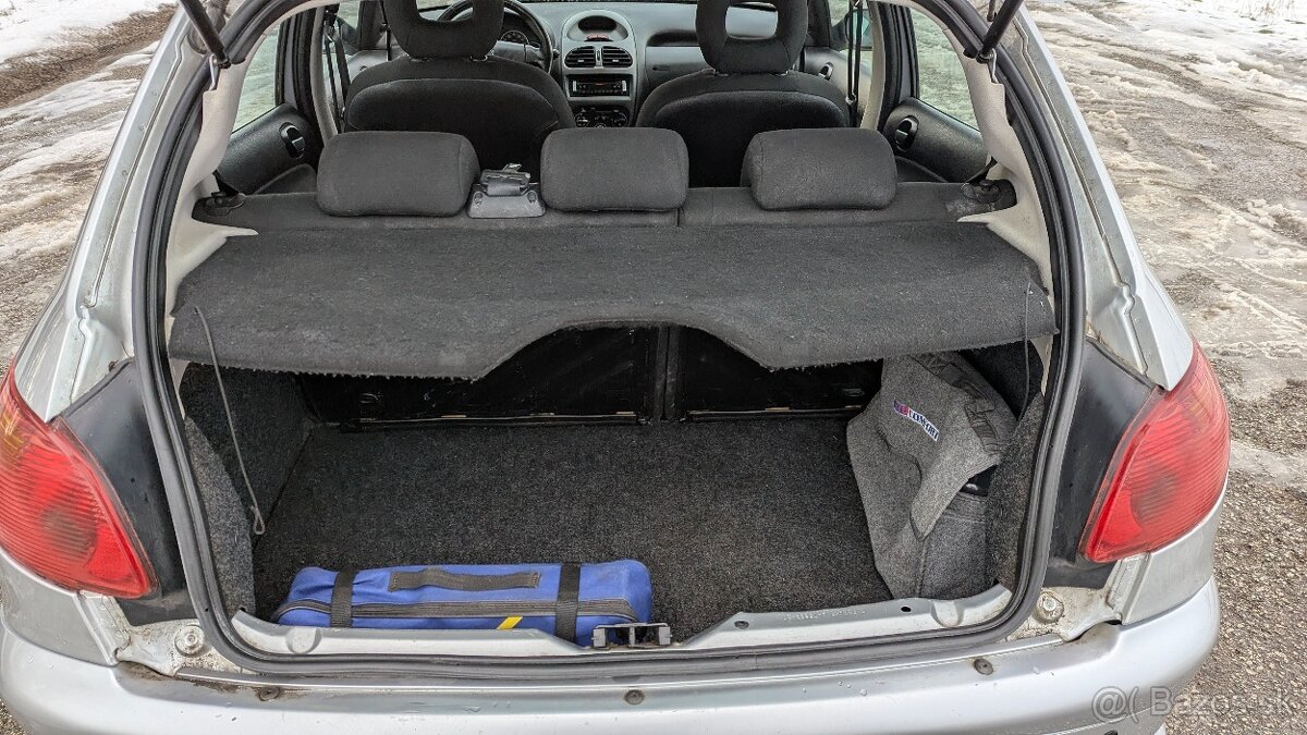 Peugeot 206 1.4 benzín hatchback r.v.2006 - 13