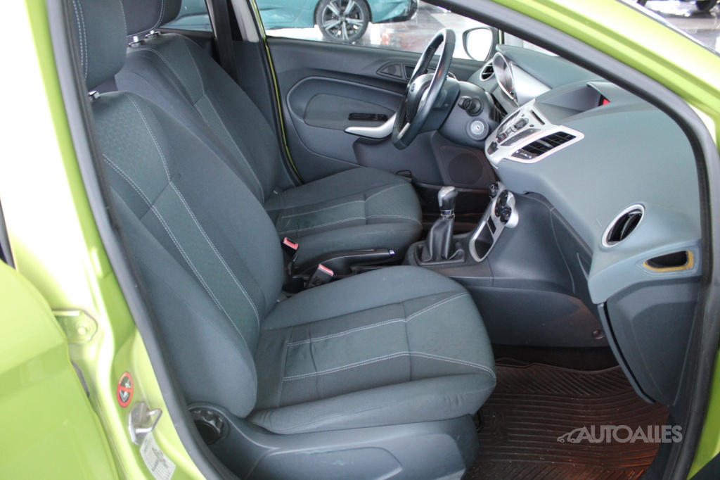 Ford Fiesta 1,25 i 60 kW - 13