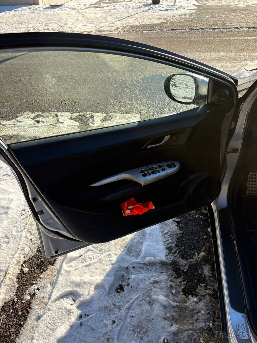 Honda Civic 1.8 i-VTEC 2007 Brezno - 13