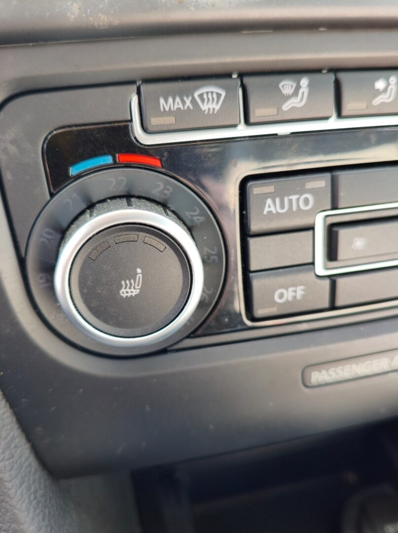 Volkswagen Golf 6 1.4 MPI 69tkm Černá metal - 13