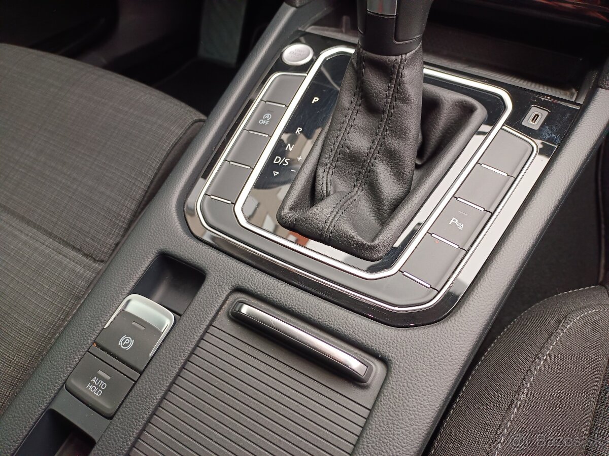 VW Passat B8 Variant 2.0TDI 110kW DSG - záruka Autodraft - 13