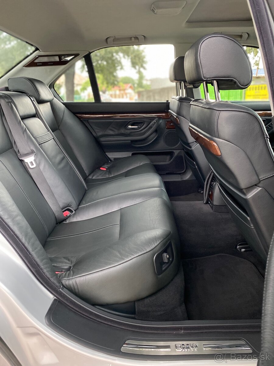 BMW 750ia - 13