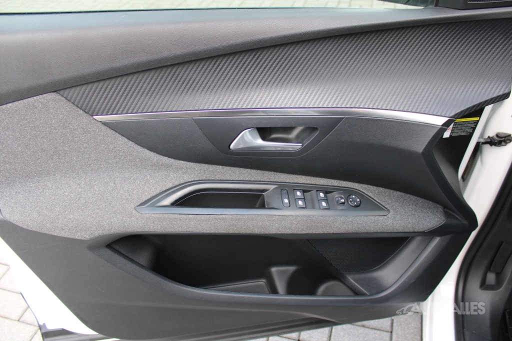 Peugeot 3008 1,6 HDi 88 kW - 13