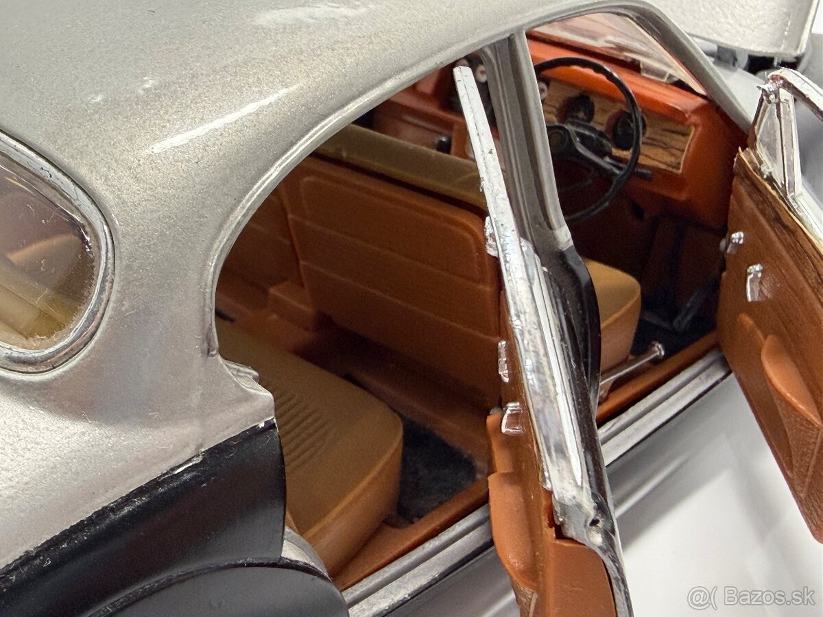 Jaguar Mark II 1:18 Bburago - 13