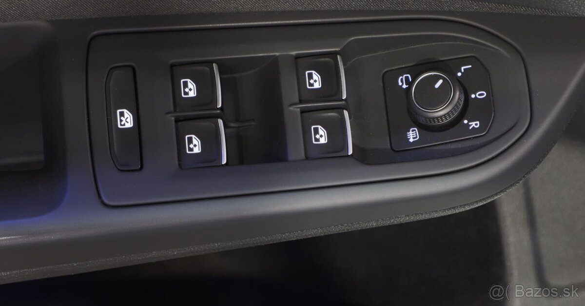 Volkswagen Golf 8 Variant 2.0 TDI 110kW DSG automat - 13