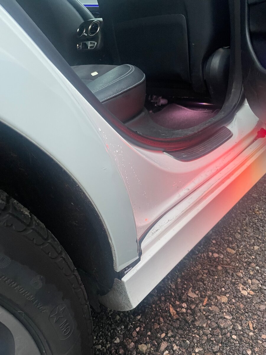 Mercedes E 220D —— 14 500 € - 13