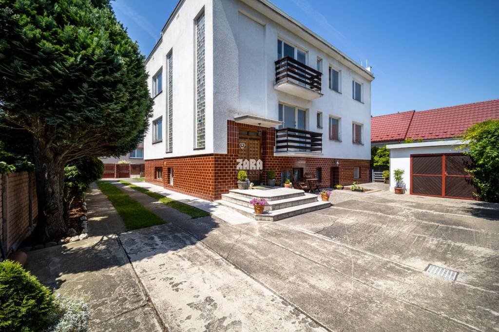 Vyšné Opátske - VÝNIMOČNÝ rod.dom 3 podlažný,10 izieb, - 13