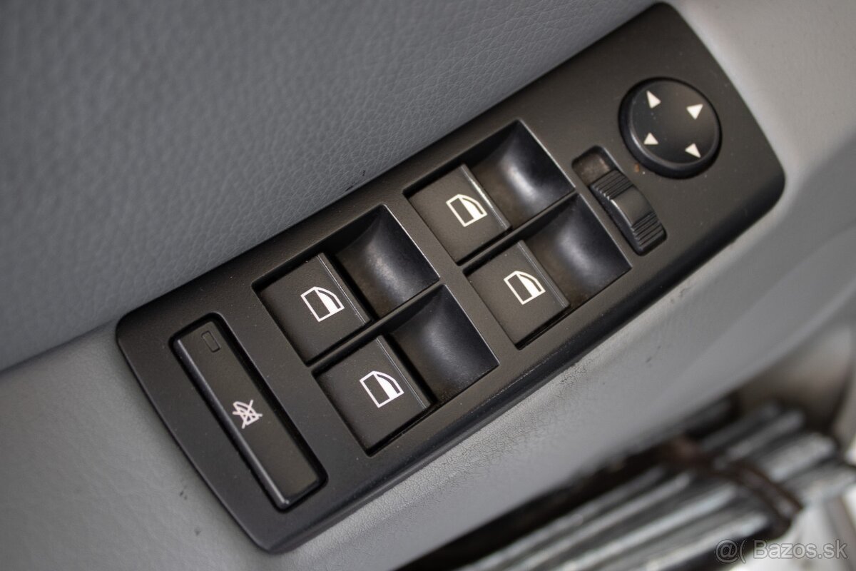 BMW X5 4.4i A/T - 13