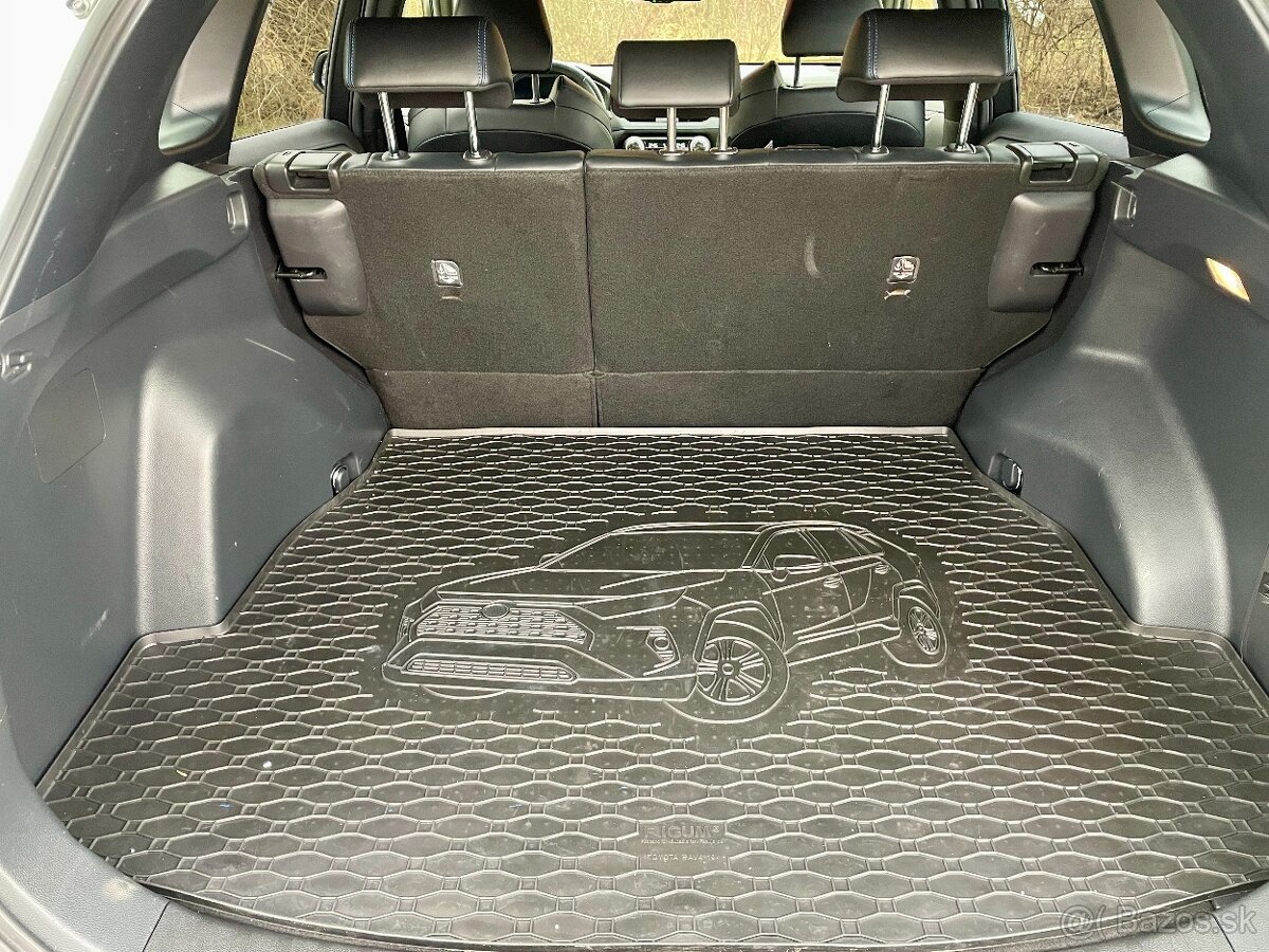 Predám TOYOTA RAV4 4x4 HYBRID - 13