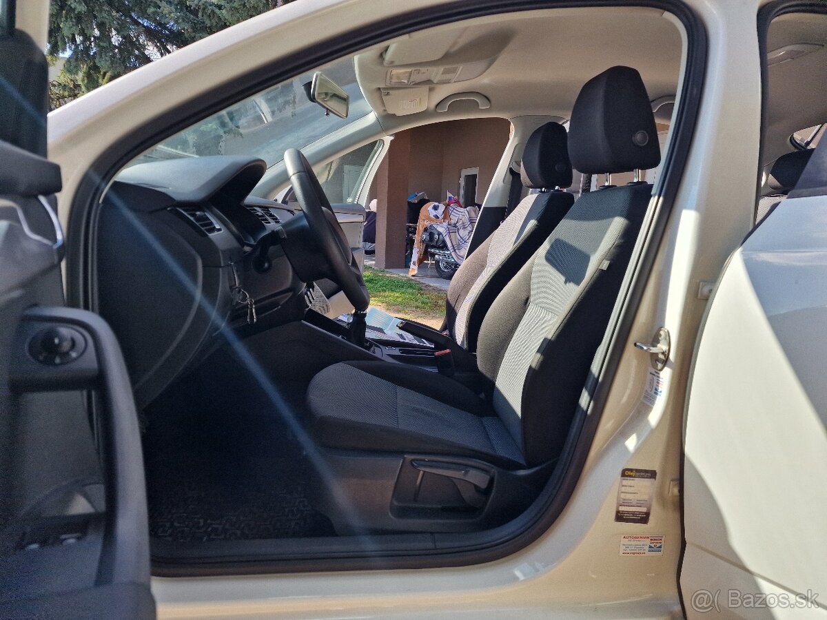 Škoda Octavia III 1.6 TDi 90k Ambition M5 (diesel) kup. SR - 13