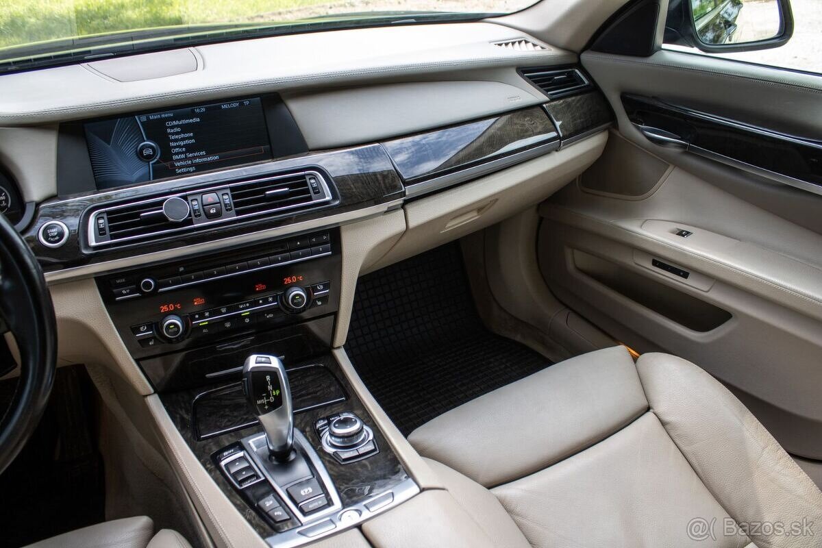 BMW 740d x-drive 225kW - 13