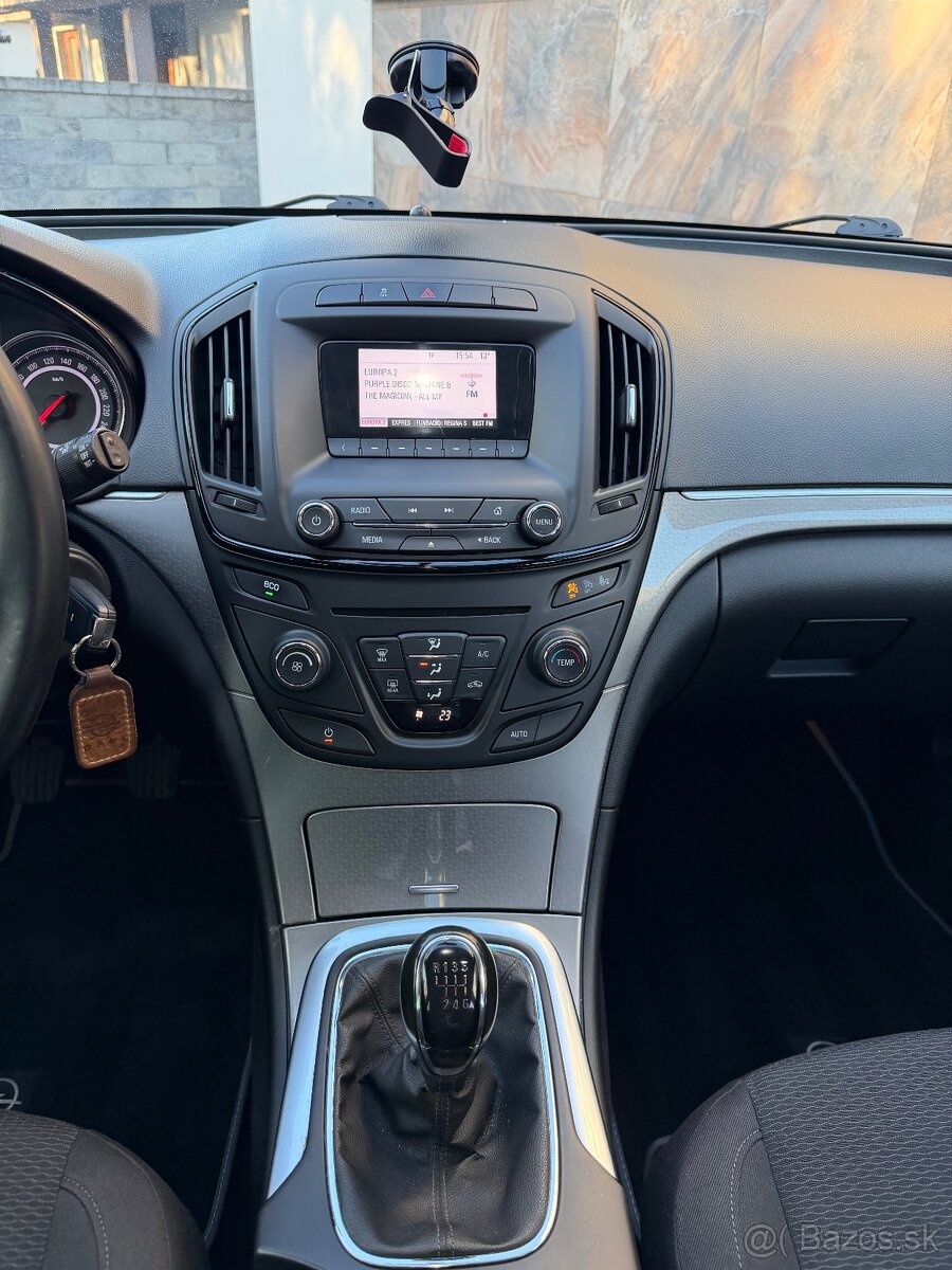 OPEL INSIGNIA SPORTS TOURER SW / 1,6 DIESEL MANUÁL - 13