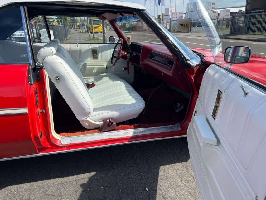 Chevrolet Caprice z roku 1975 - 13