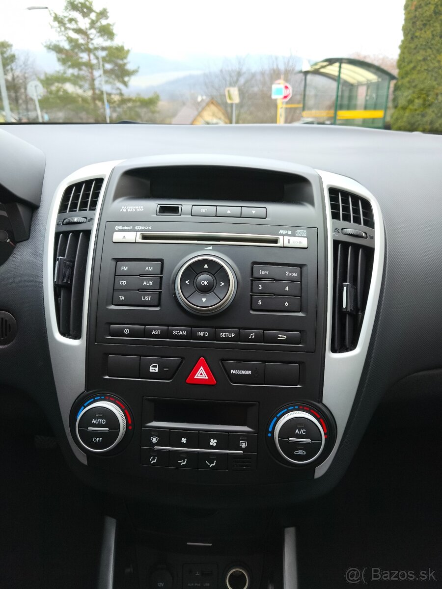 Kia Ceed 1.4 CVVT, Benzín, Kupované na SK, 1.Majitel - 13