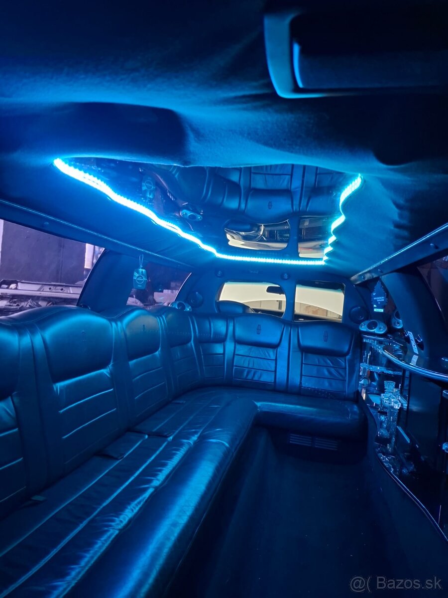 Limousine lincoln town car - 13