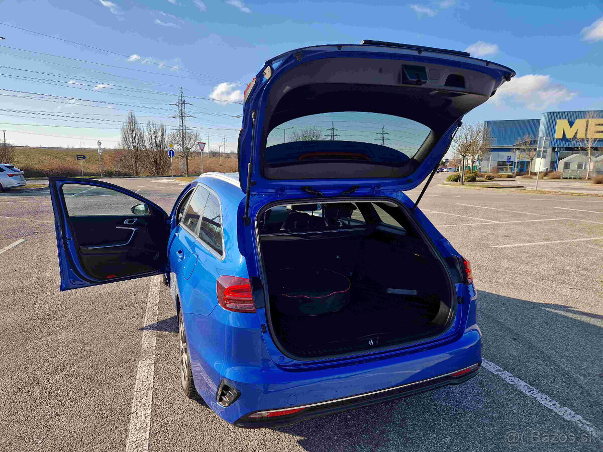 KIA Ceed SW 1.6 CRDi MHEV Gold - 13