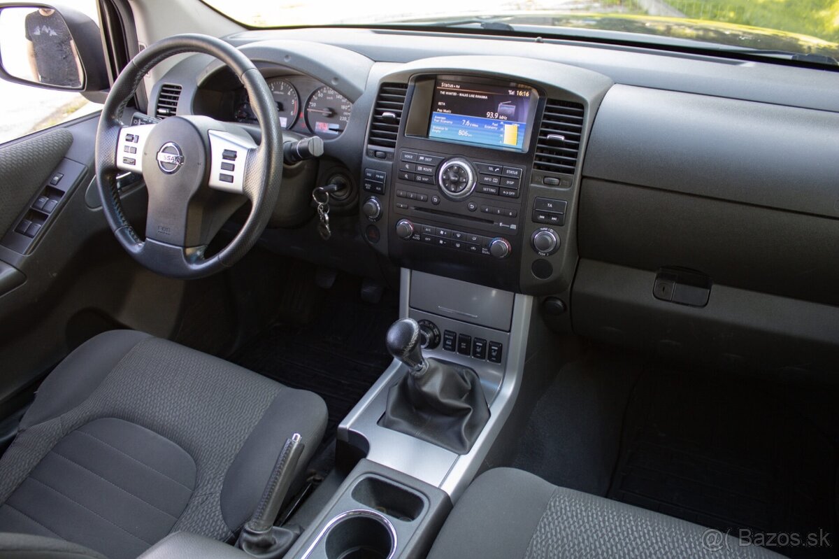 Nissan Navara 2.5 dCi 4×4 - 13