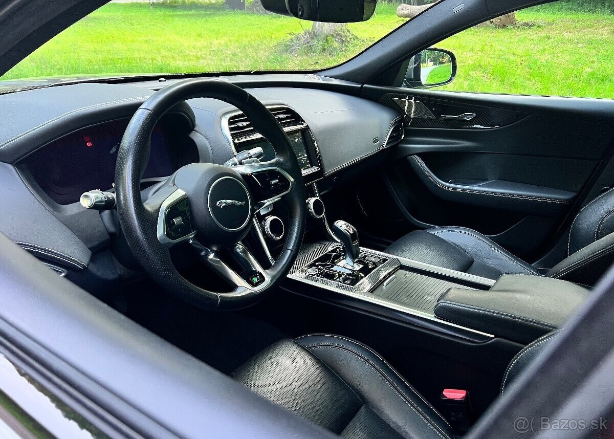 🚗Jaguar XE 2.0D I4 R-Dynamic HSE AT - 13