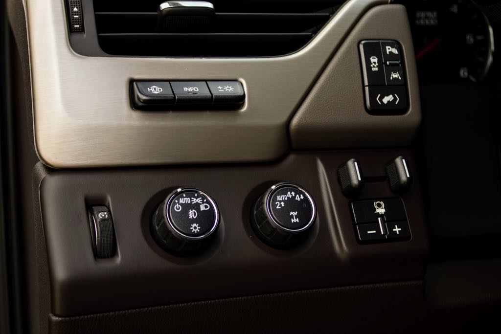 GMC YUKON DENALI - 13