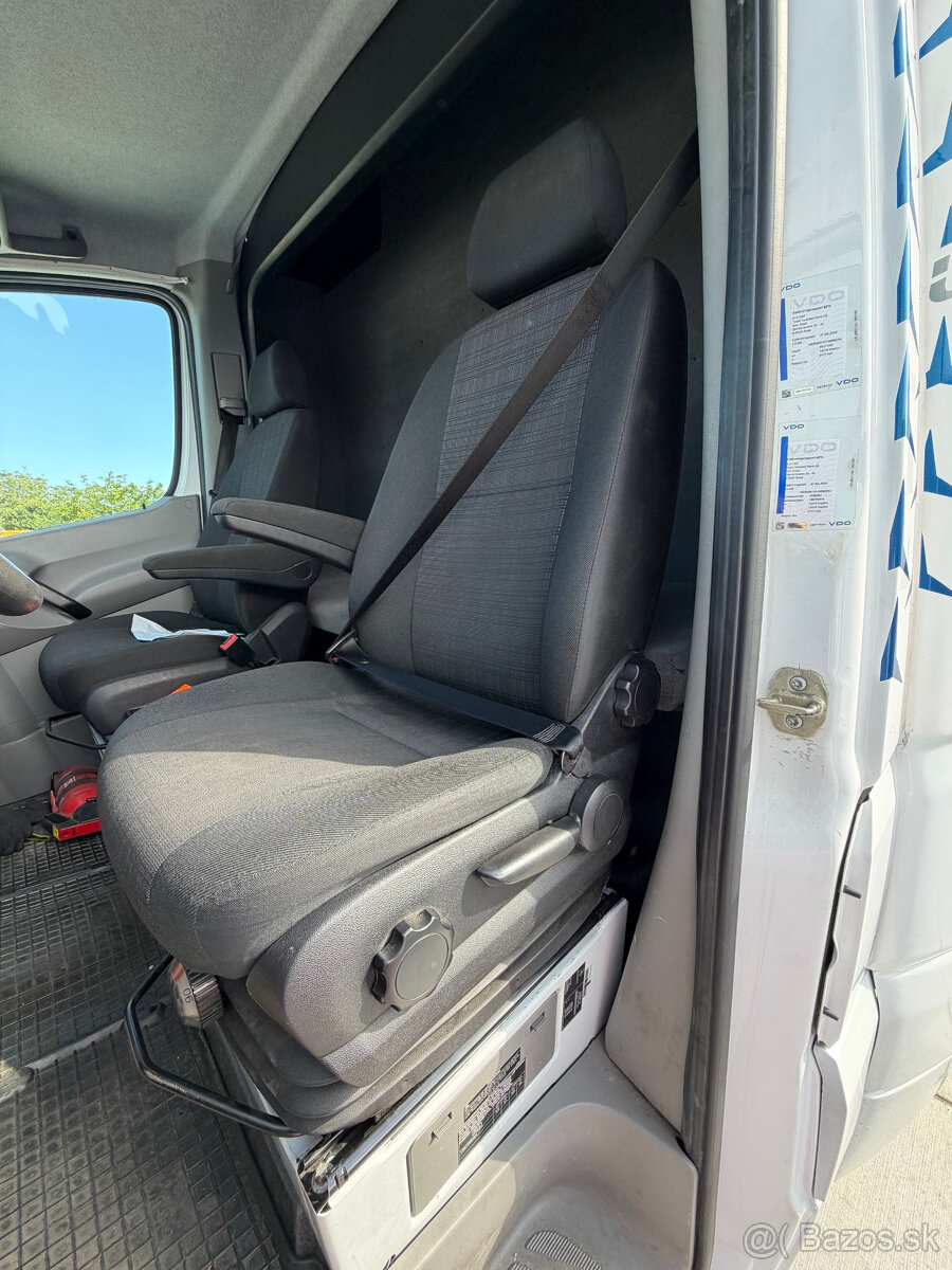 Mercedes-Benz Sprinter 519 mini ťahač - so spačkou - 13