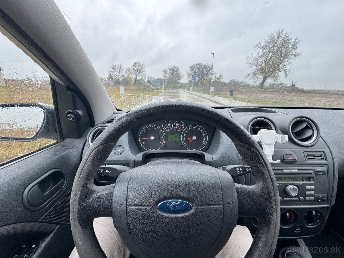 Ford Fiesta 1.25i Duratec Ambiente, 55 kw, 2008, A/C, benzín - 13