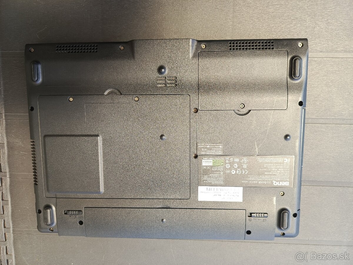 BenQ JoyBook A52E - 13